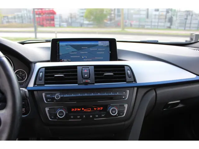 BMW 3 Serie 316i Executive 2015 Benzine 14