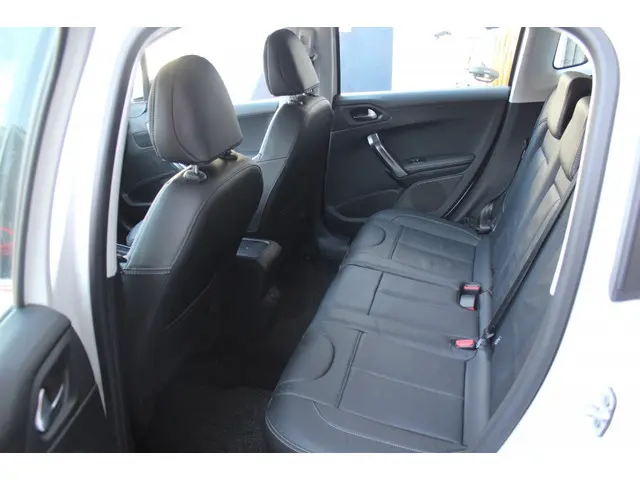 Peugeot 2008 1.2 PureTech Allure Carplay 2018 Benzine 11