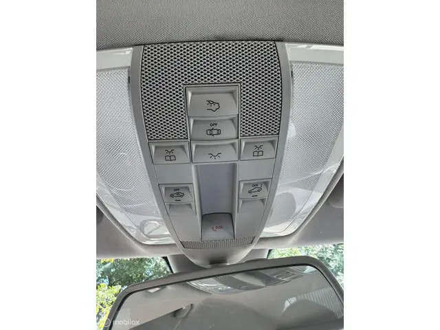 Mercedes-Benz E-Klasse Coupé 320 2015 Benzine 23