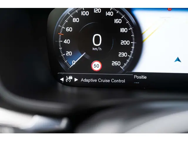 Volvo V60 T6 Recharge AWD R-Design 2022 Hybride Benzine 10