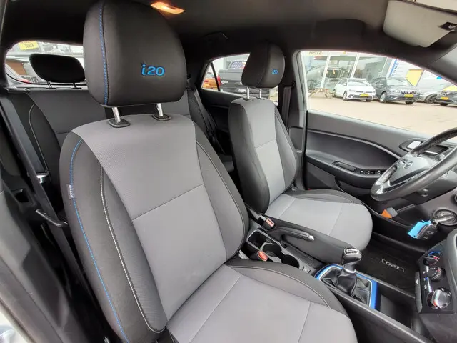 Hyundai i20 1.0 T-GDI Go! 2016 2016 Benzine 29
