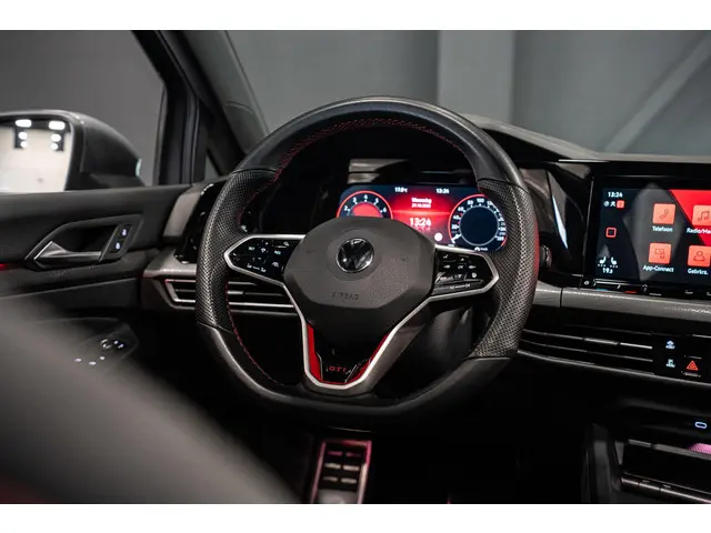 Volkswagen Golf 2.0 TSI GTI 2022 Benzine 34