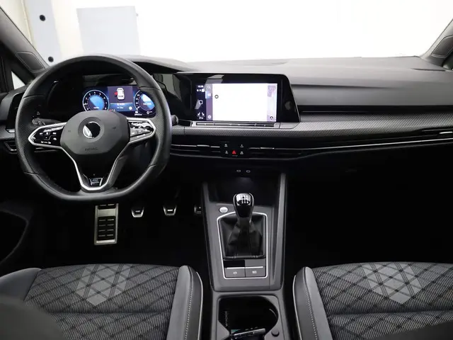 Volkswagen Golf 1.5TSI/130PK R-Line DSG 2022 Benzine 4