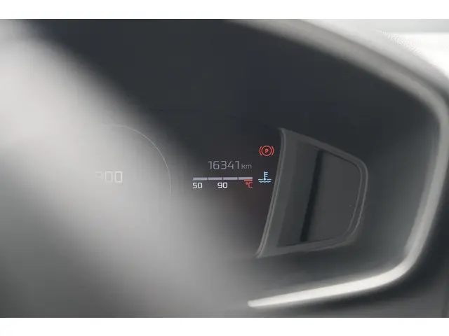 Peugeot 208 PureTech 100 Allure 2024 Benzine 44