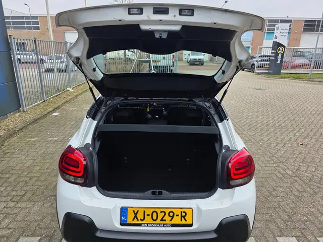 Citroën C3 1.2 PureTech Shine 2018 Benzine 9