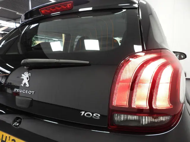 Peugeot 108 1.0 e-VTi Active 2020 Benzine 19