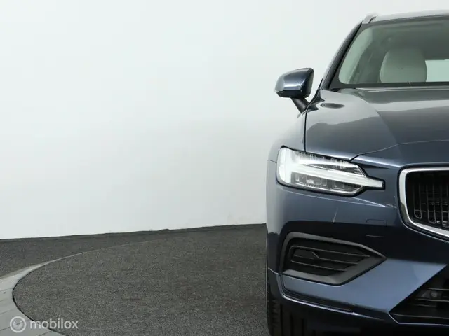 Volvo V60 2.0 T5 Momentum 117500km. 2018 Benzine 28