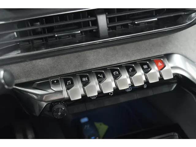 Peugeot 3008 HYbrid4 300 GT 2023 Hybride Benzine 52