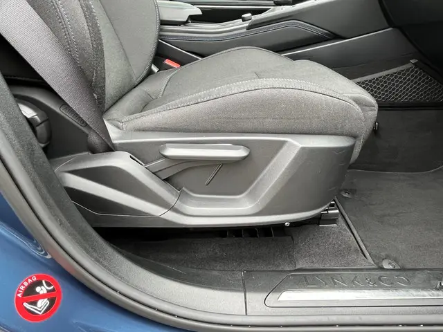 Lynk & Co 01 1.5 2023 Hybride Benzine 37