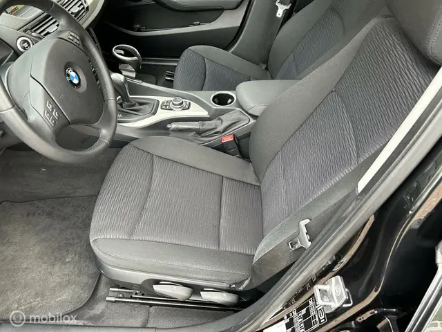 BMW X1 sDrive18i * AUTOMAAT * NAVIGATIE * AIRCO * 2013 Benzine 6
