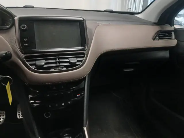 Peugeot 2008 1.6 VTi Féline SCHADEAUTO!! WOK!! 2013 Benzine 18