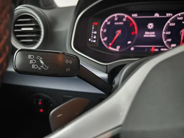 SEAT Ibiza 1.0 EcoTSI FR Business Connect 2025 Benzine 23