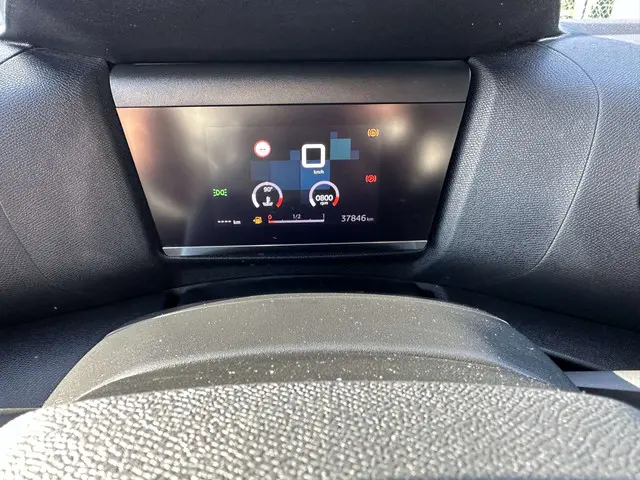 Citroën C4 1.2 PureTech Shine S 2023 Benzine 8