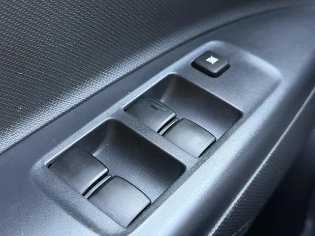 Mitsubishi Space Star 1.0 Intense 2013 Benzine 12