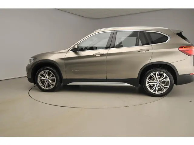 BMW X1 xDrive20i 2018 Benzine 3