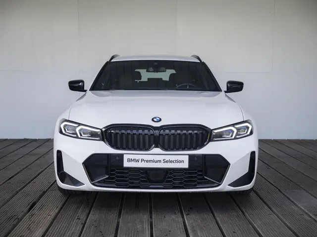 BMW 3 Serie Touring 320i 2025 Benzine 3