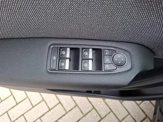 Renault Captur 1.3 mild hybrid 160 techno 2024 Benzine 31