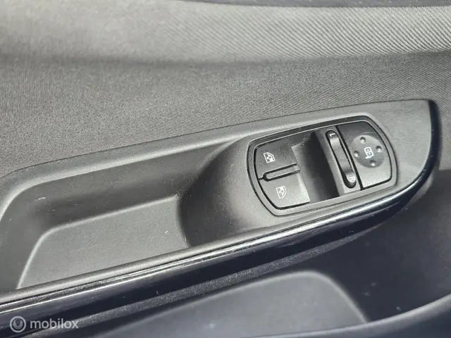 Opel Corsa 1.4, 5Drs, Dealer-onderhouden. 2017 Benzine 12