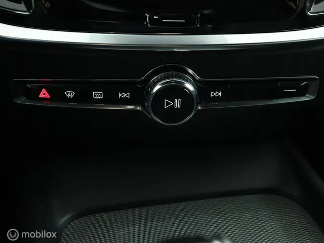 Volvo V60 2.0 T4 R-Design / polestar 211pk 2019 Benzine 64