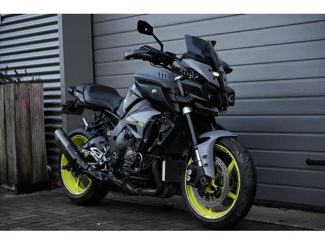 Yamaha MT 10 ABS 2016 Benzine 8