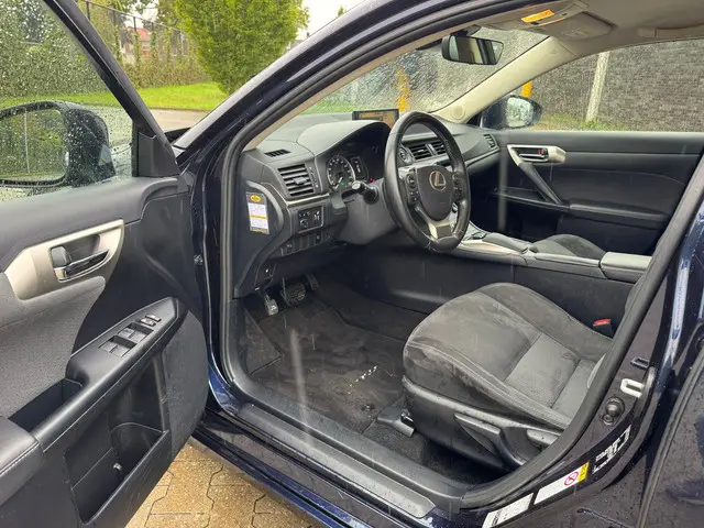 Lexus CT 200h 2019 Hybride Benzine 2