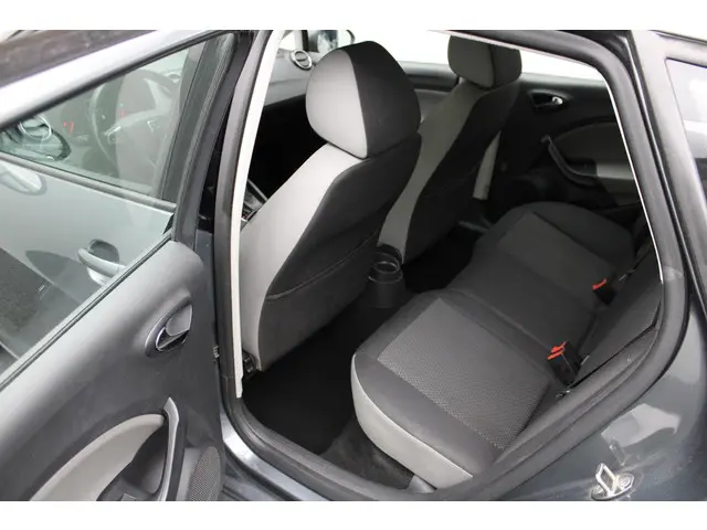 SEAT Ibiza ST 1.0 EcoTSI Style Connect 2016 Benzine 25