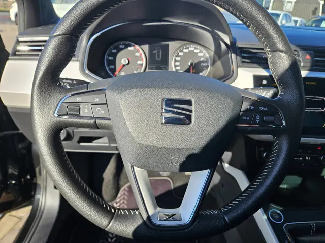 SEAT Arona 1.0 TSI Xcellence,camera,carplay 2018 Benzine 23
