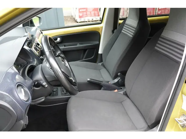 Volkswagen up! 1.0 BMT high up! 2017 Benzine 21