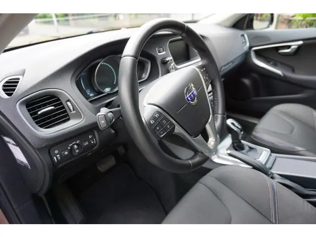 Volvo V40 Cross Country 1.6 T4 Momentum 2014 Benzine 9