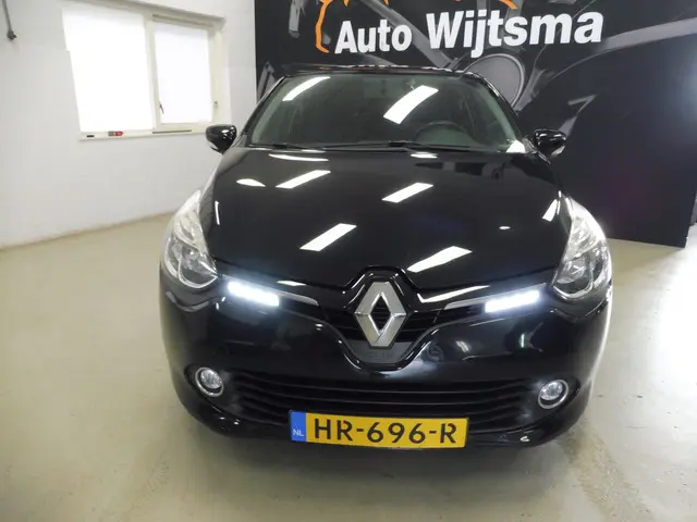 Renault Clio 0.9 TCe ECO Night&Day 2016 Benzine 24