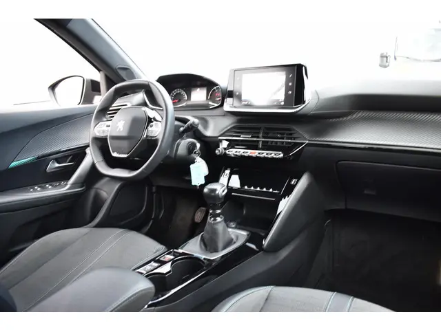 Peugeot 2008 1.2 PureTech Allure 2023 Benzine 17