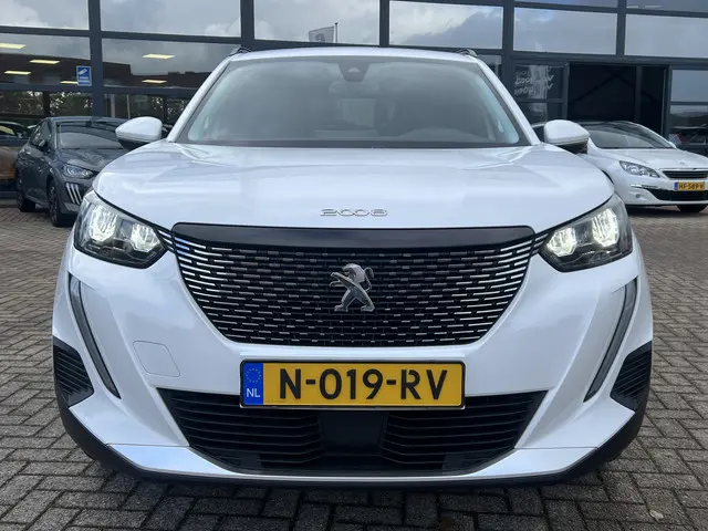 Peugeot 2008 1.2 Turbo 100 pk Allure 2022 Benzine 8