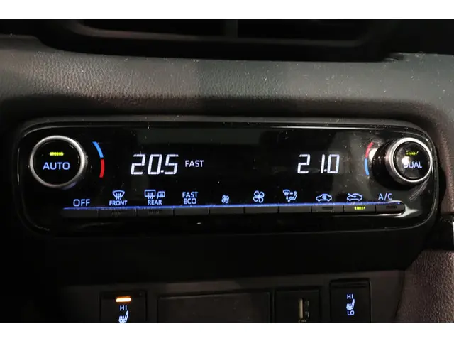 Toyota Yaris 1.5 Hybrid Executive 2021 Hybride Benzine 13