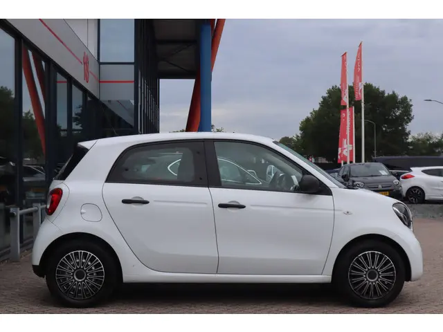 Smart Forfour 1.0 Essential Edition 2015 Benzine 9