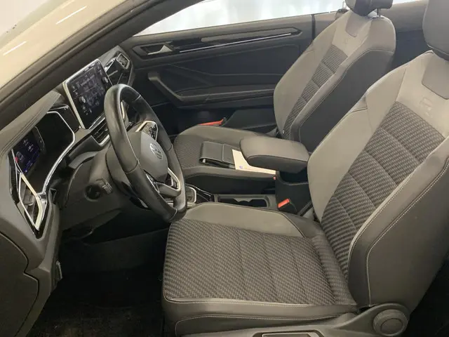 Volkswagen T-Roc Cabrio 1.5 TSI R-Line 2023 Benzine 7