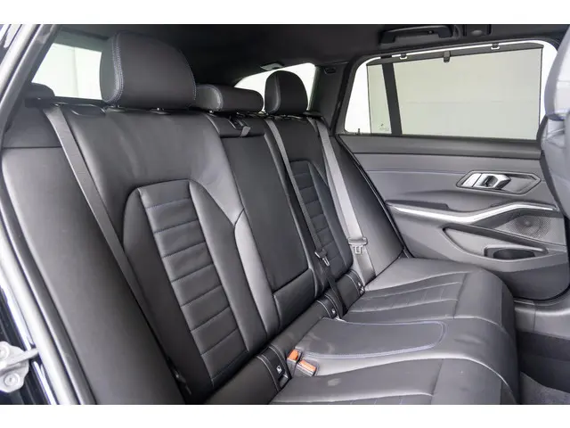 BMW 3 Serie Touring 320e 2024 Hybride Benzine 10