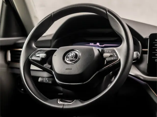 Škoda Kamiq 1.0 TSI Luxury Sport 2021 Benzine 18