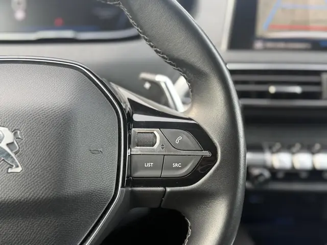 Peugeot 3008 1.2 PureTech Allure 2019 Benzine 19