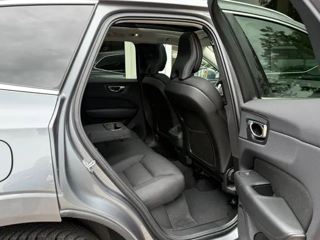 Volvo XC60 2.0 B4 Business Pro 2021 Benzine 38