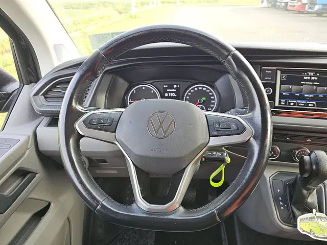 Volkswagen Transporter 2.0 TDI 2022 Diesel 10