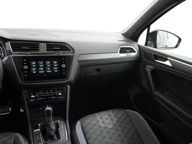 Volkswagen Tiguan 1.5 TSI R-Line Business 2024 Benzine 24