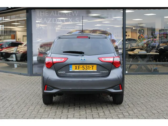 Toyota Yaris 1.5 Hybrid Dynamic 2018 Hybride Benzine 7