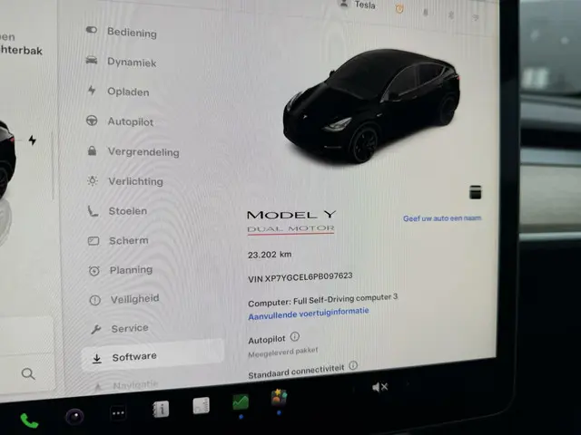 Tesla Model Y Performance AWD 75 kWh 2023 Elektrisch 18