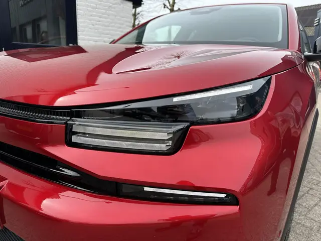 Citroën C4 1.2 Hybrid 145 PK Max 2025 Hybride Benzine 39