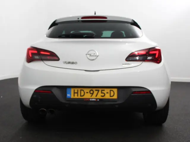 Opel Astra GTC 1.4 Turbo 120pk Sport 2015 Benzine 6