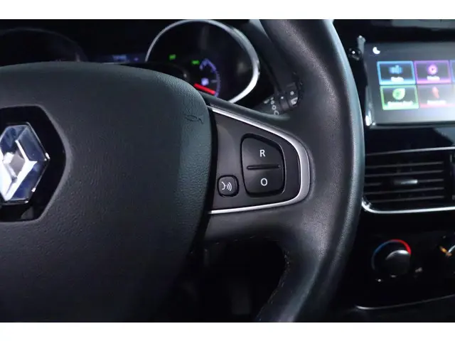 Renault Clio Estate 0.9 TCe Limited 2020 Benzine 17