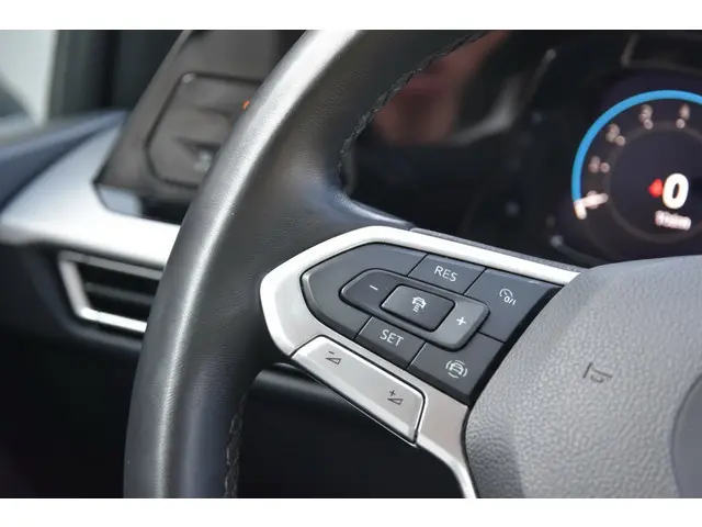 Volkswagen Golf 1.0 TSI Life 2023 Benzine 17