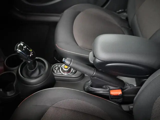 MINI 5-Deurs Cooper 2020 Benzine 21