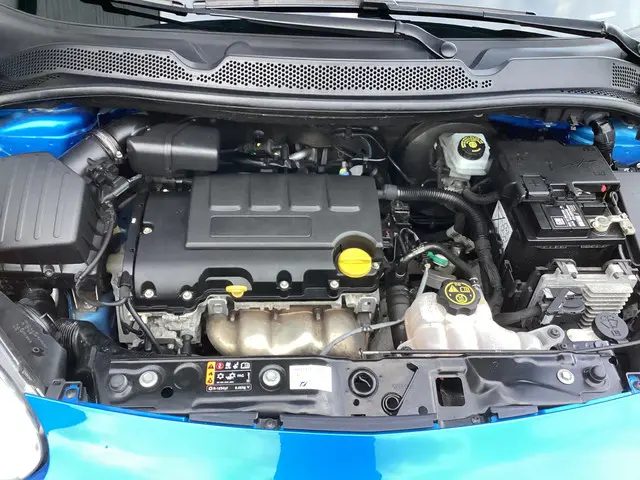 Opel ADAM 1.4 Rocks 2018 Benzine 18