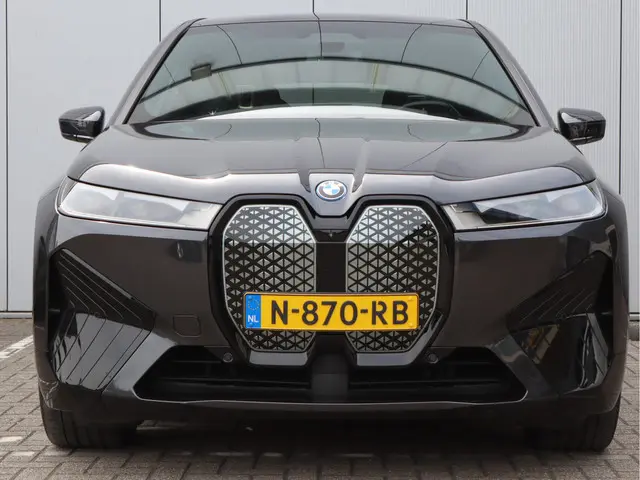 BMW iX xDrive40 High Executive 77 kWh 2021 Elektrisch 6
